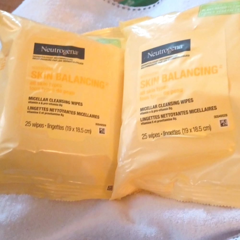 2 pack Neutrogena Micellar Cleansing Wipes